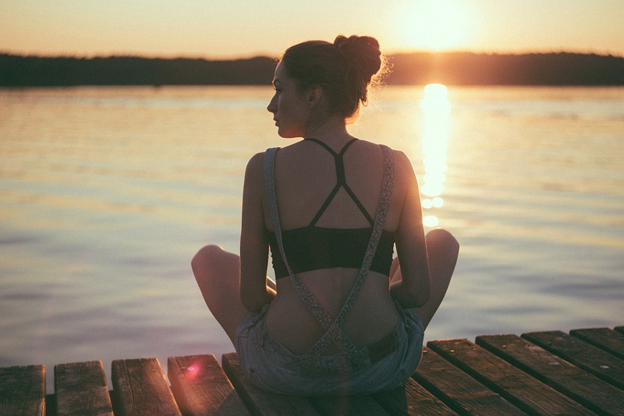 10 benefici della meditazione