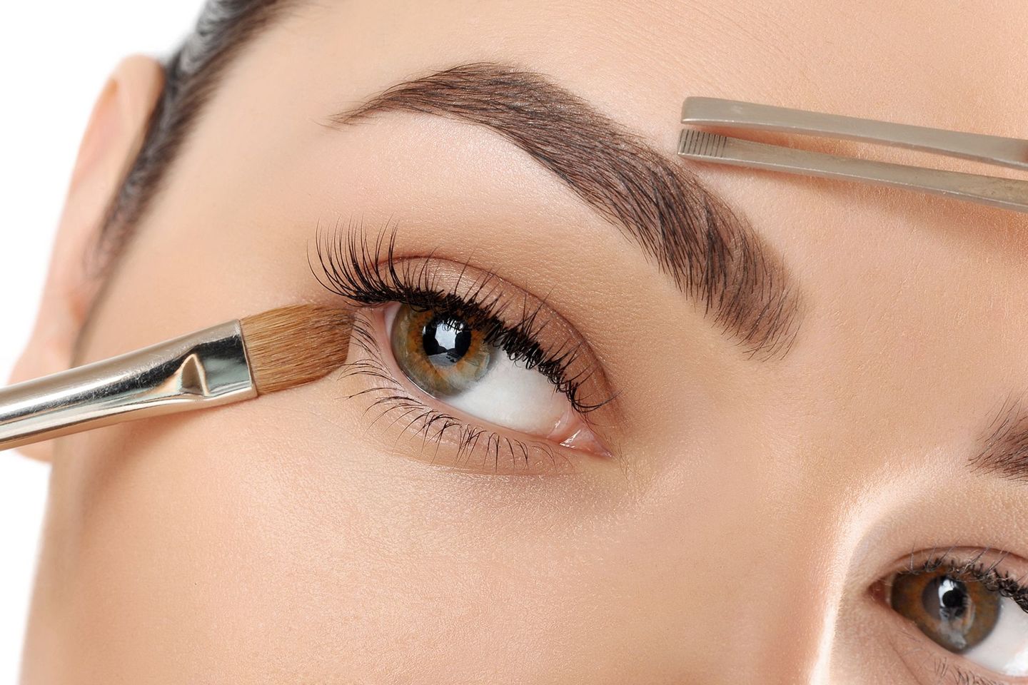 Microblading, sopracciglia perfette con la nuova tecnica di bellezza