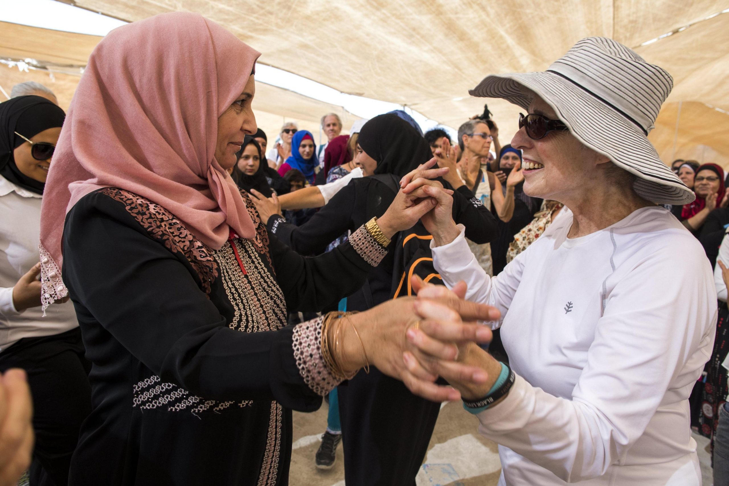 Pace in Medioriente: migliaia di donne in marcia per chiedere accordi
