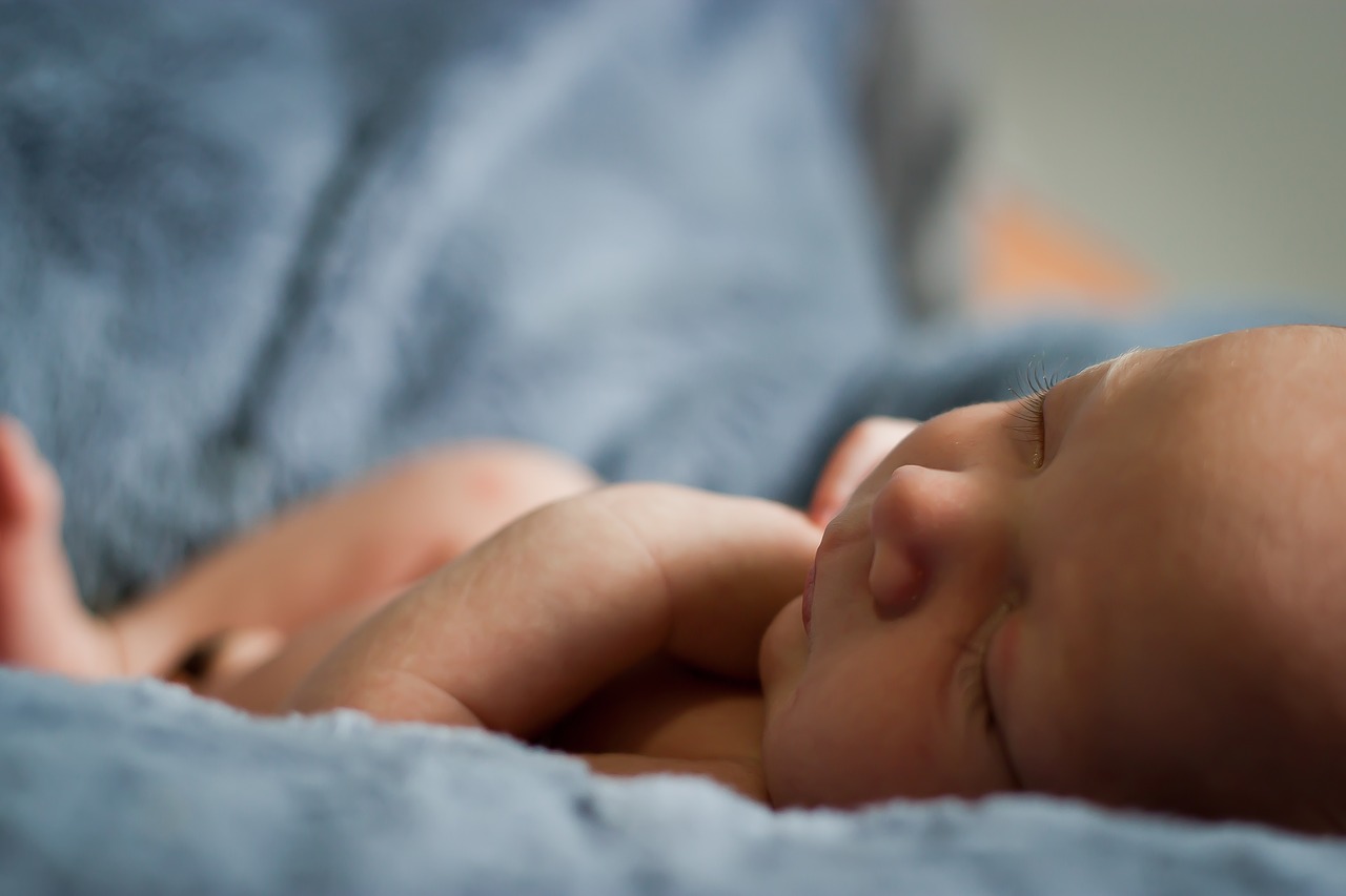 Dopo un aborto spontaneo uccide una donna incinta per rubarle il feto