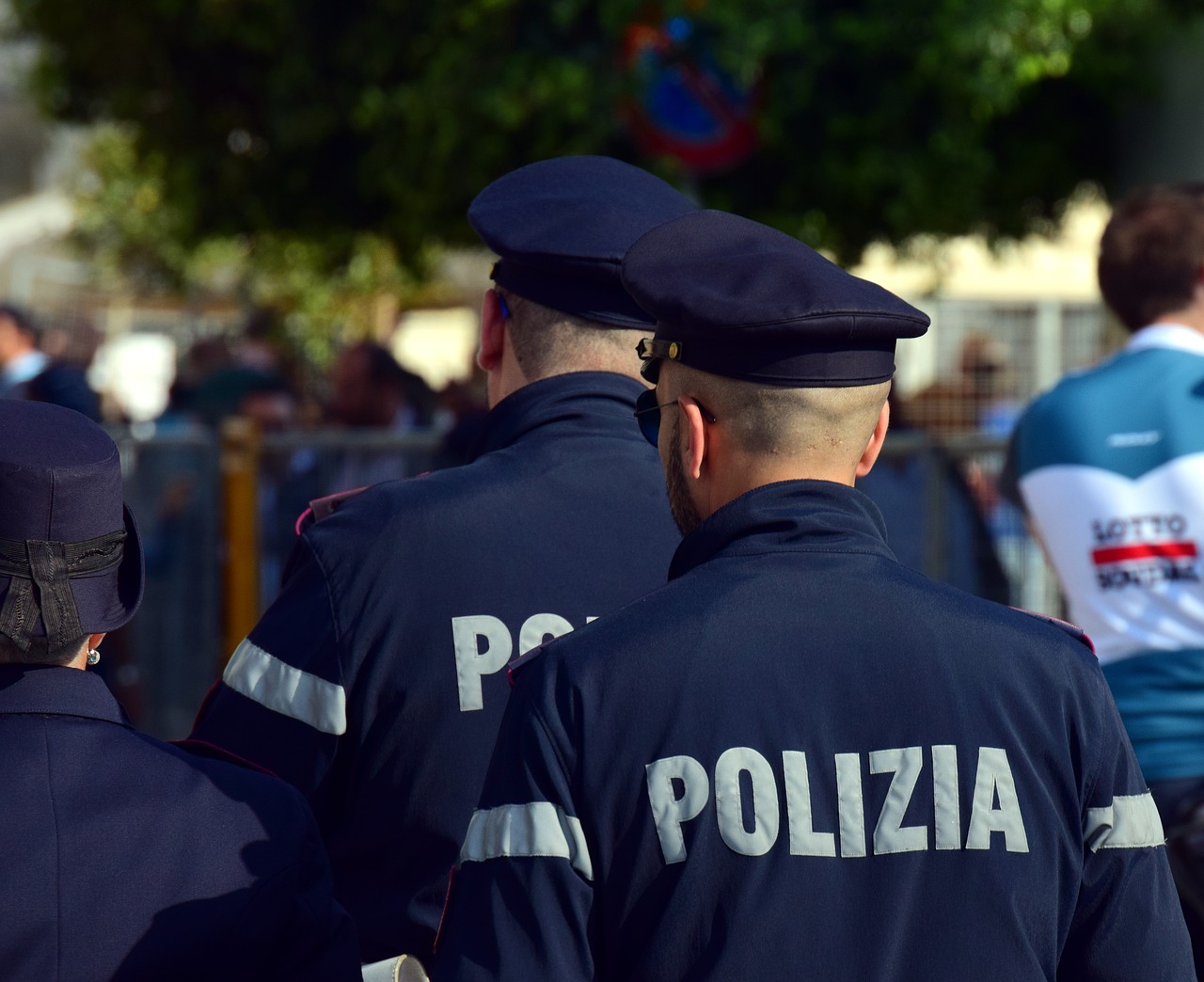 Anziana chiusa in gabbia: a Latina 7 arresti in una casa di riposo