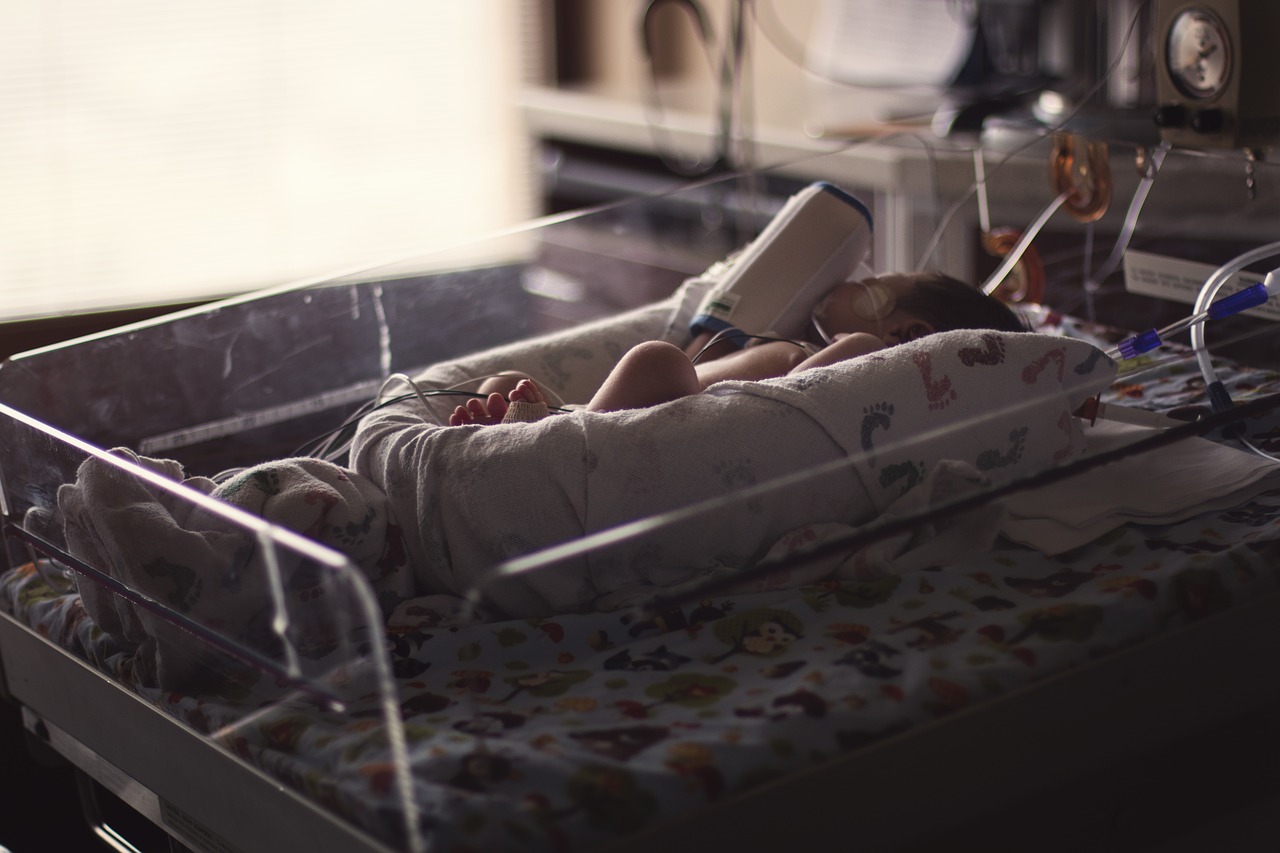 neonato ustionato ospedale