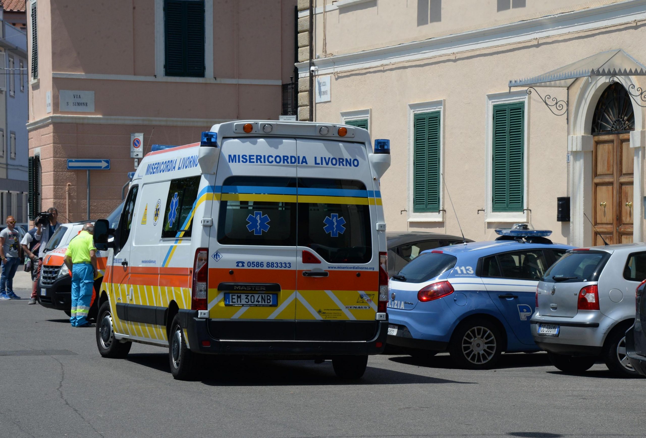 Livorno: a scuola crolla il pavimento, prof fa un volo di 3 metri