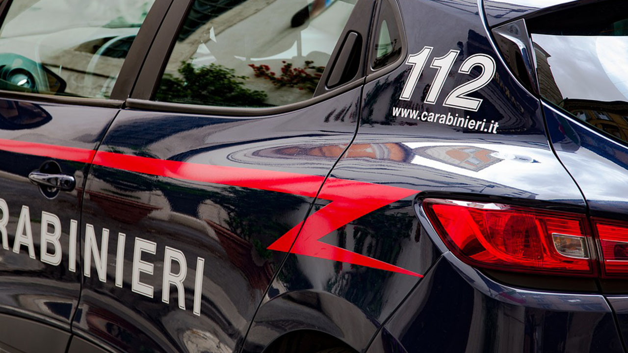 Panico ad Aprilia, due forti scoppi davanti al liceo: arrestato ex studente