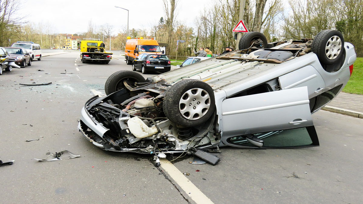 Rieti, incidente d’auto per una suora: capotta per evitare un gatto nero