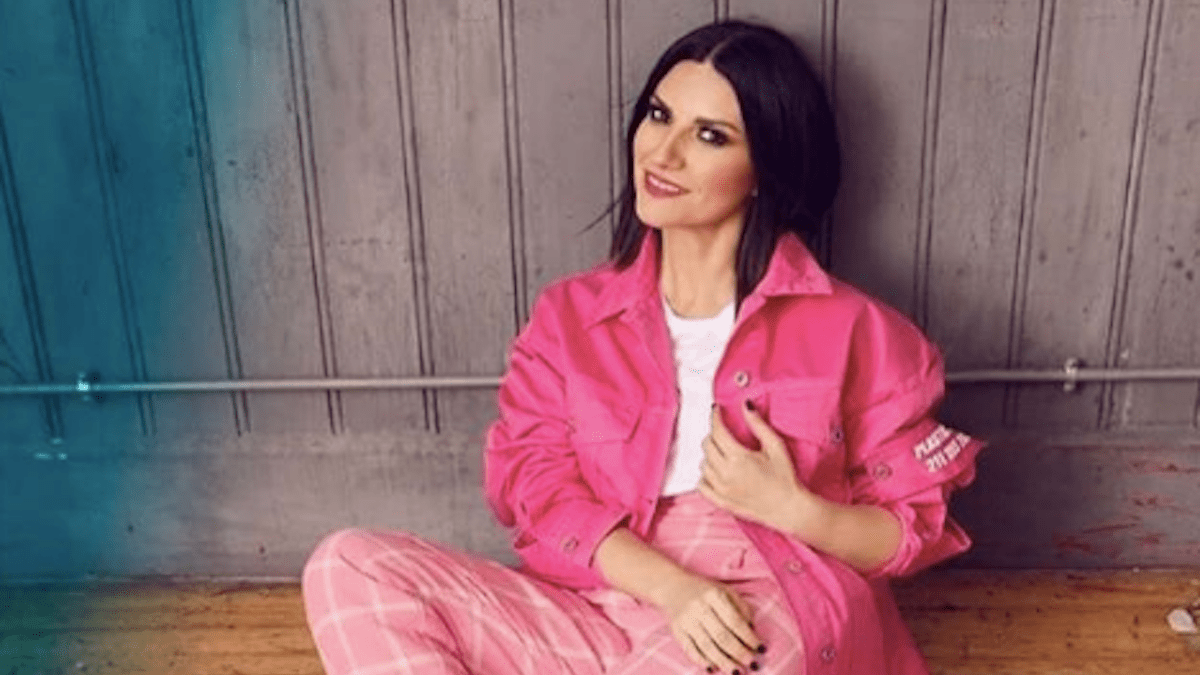 Laura Pausini annulla il concerto a Eboli, malore per la cantante