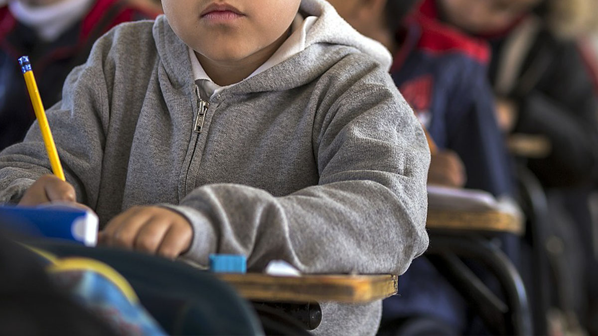 Prato, scuola elementare vieta ai bimbi di andare in bagno: niente pipì per 6 ore