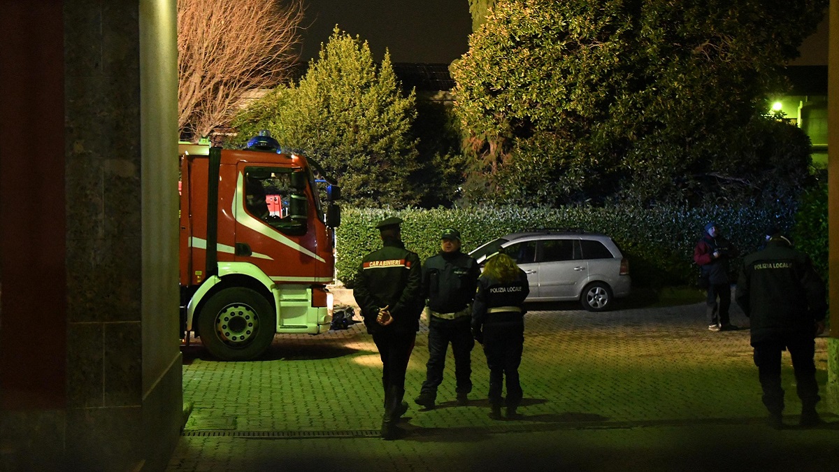 Tragedia nel mantovano: 52enne dà fuoco alla casa familiare e uccide il figlio di 11 anni