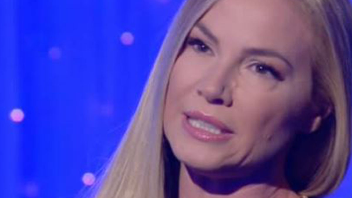 Federica Panicucci in lacrime al Costanzo Show