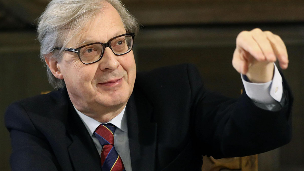 Vittorio Sgarbi cade in autogrill: ‘Non ero ubriaco’