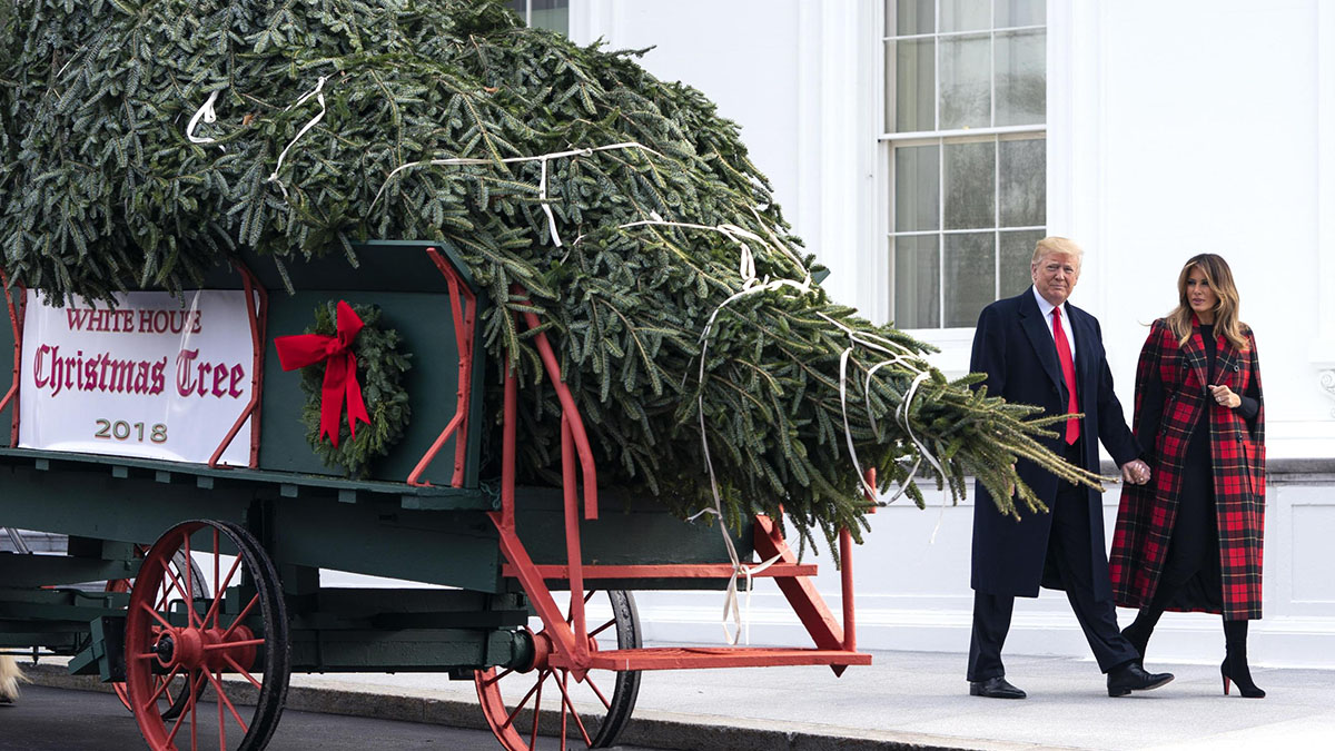 Melania Trump presenta le decorazioni di Natale alla Casa Bianca