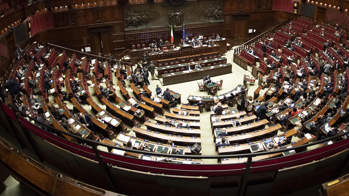 Meningite: ragazzo ricoverato dopo un convegno a Montecitorio, scatta la profilassi