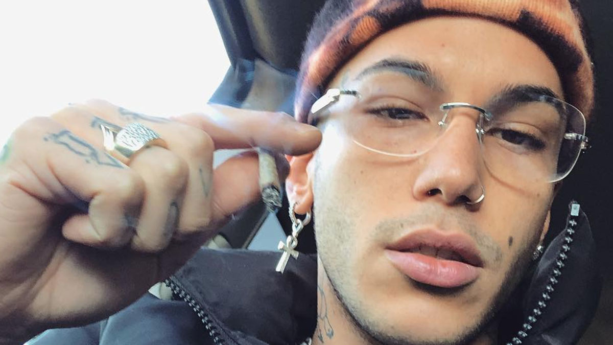 Sfera Ebbasta sommerso di insulti dopo un post: ‘Il 2018 anno di grandi emozioni’