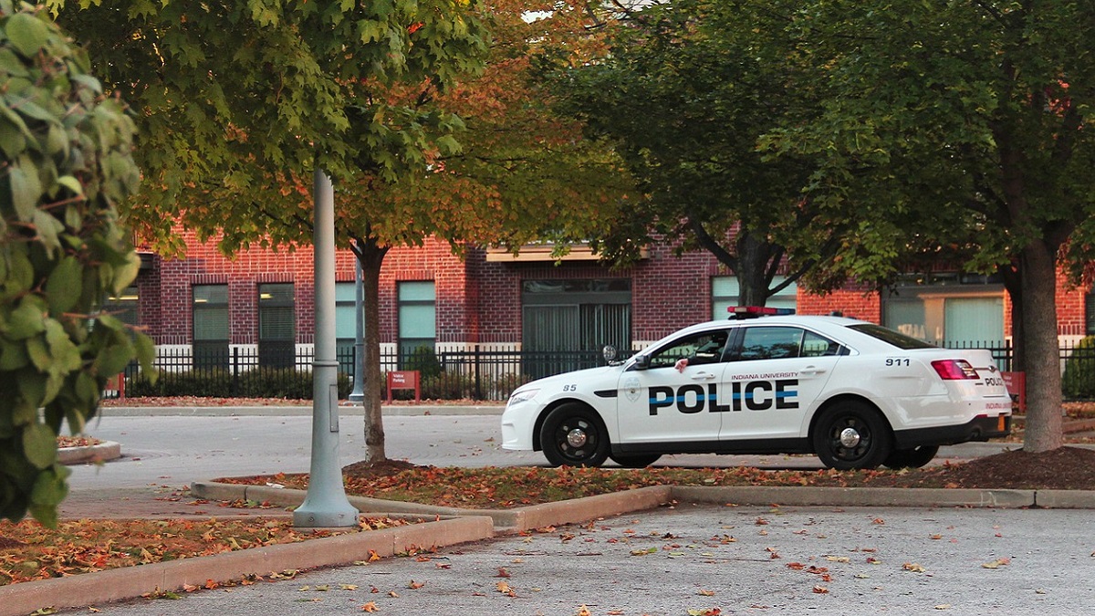 New Jersey, la Polizia trova i resti di un bambino nella borsetta della madre: 24enne accusata di omicidio