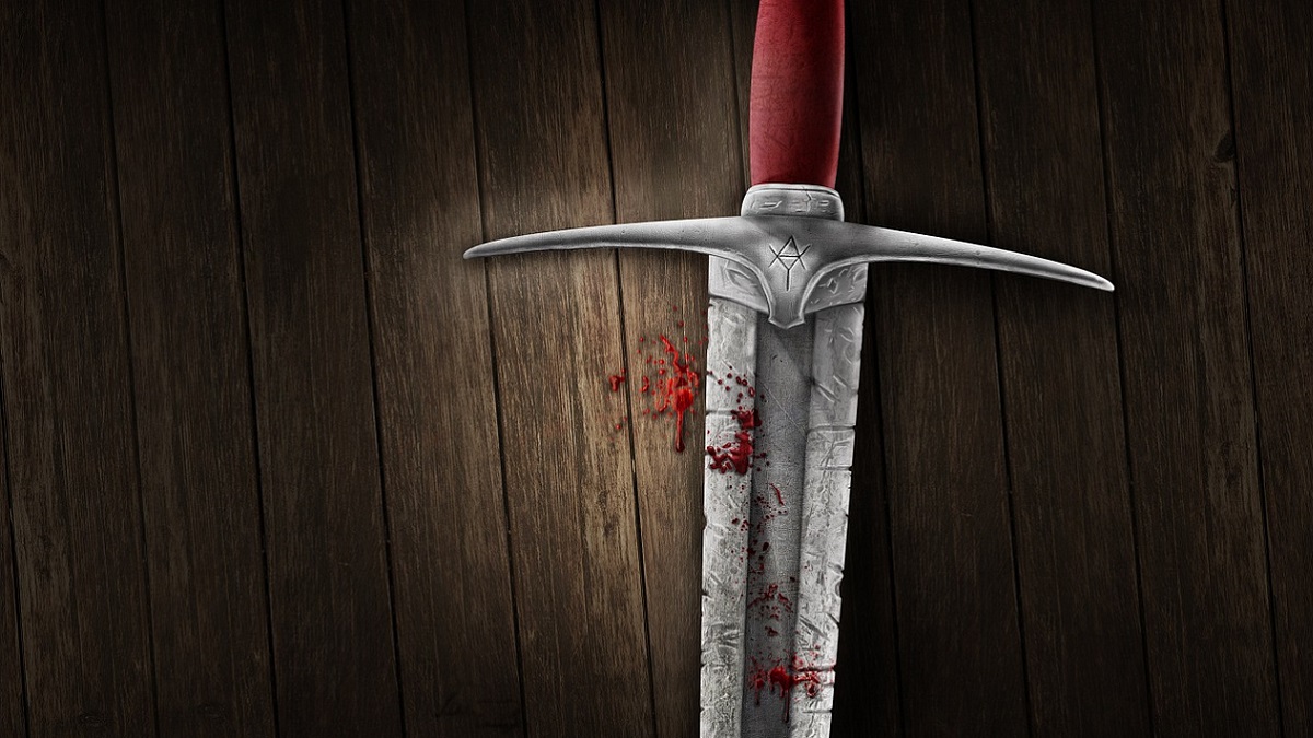 Scopre il fidanzato su Tinder e lo aggredisce con una spada da samurai: ‘Volevo ucciderlo’