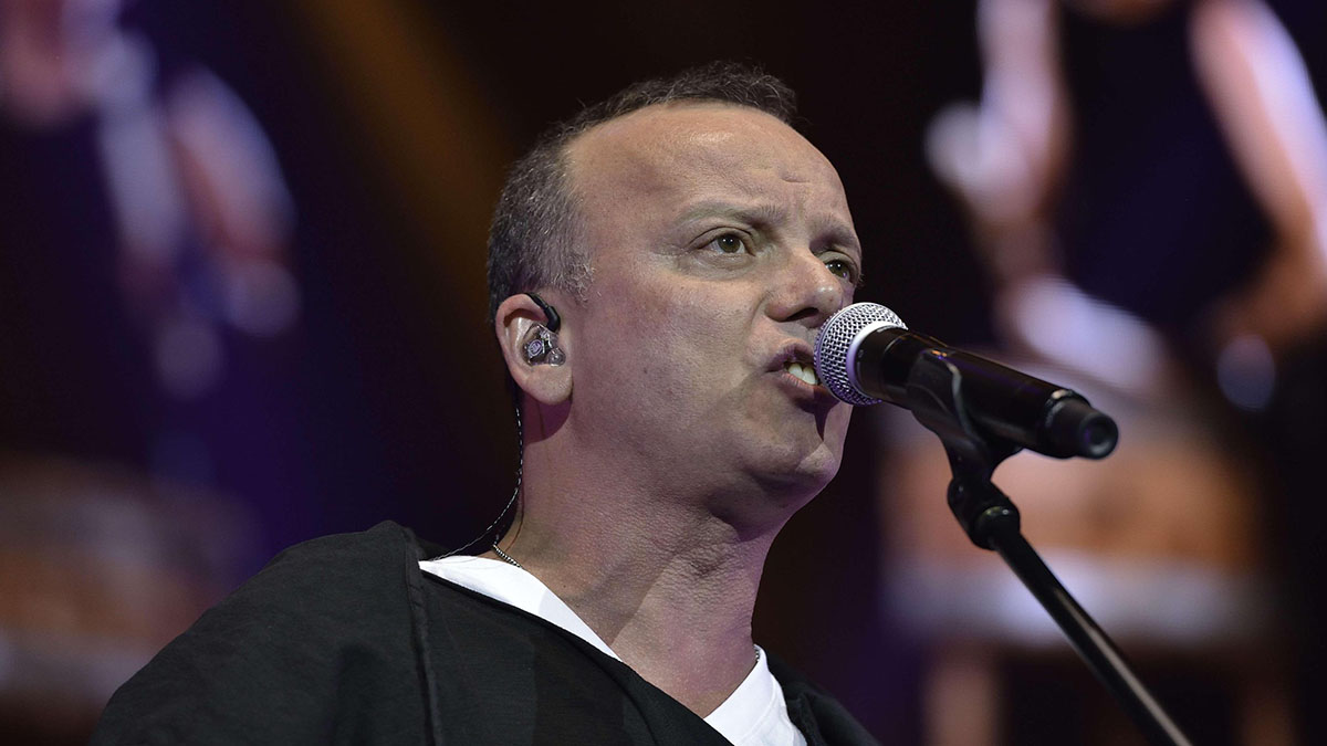 Gigi D’Alessio furioso sui social: bufera dopo un commento rivolto ad Anna Tatangelo