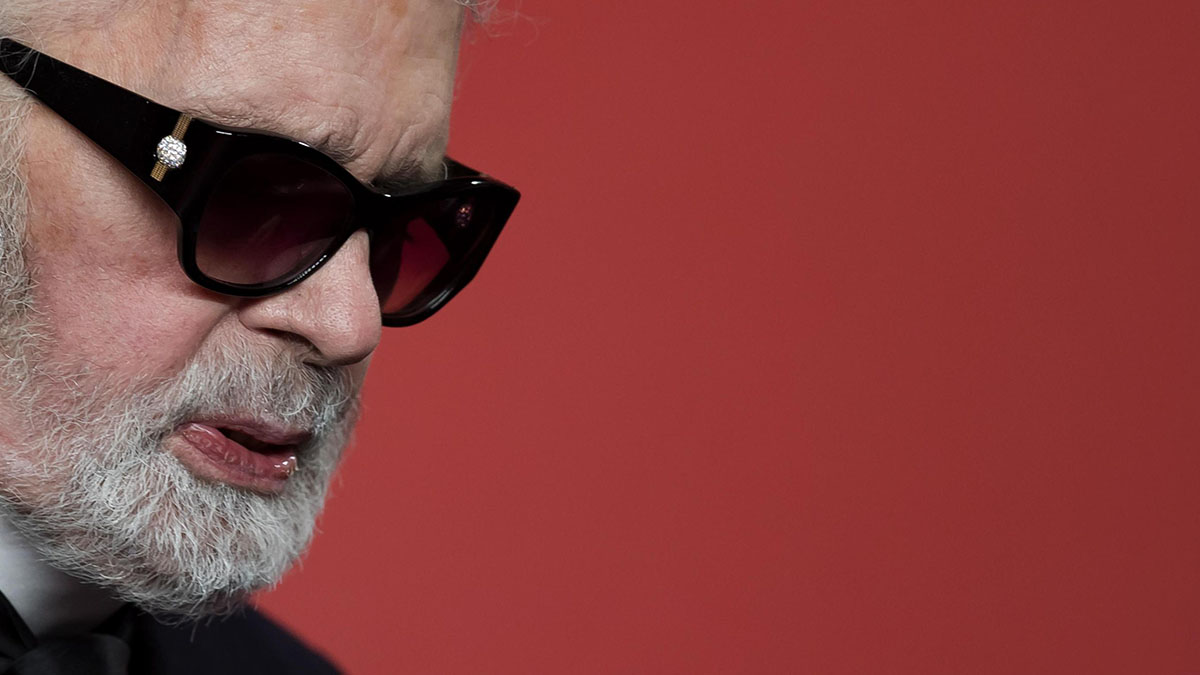 È morto Karl Lagerfeld, stilista visionario e direttore creativo di Chanel e Fendi