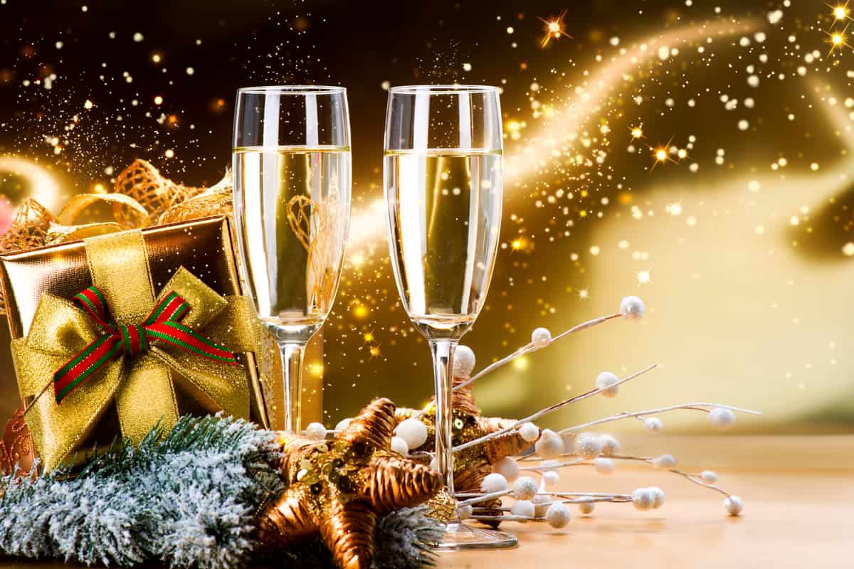 Auguri di buon anno 2023: le frasi più belle, divertenti e romantiche