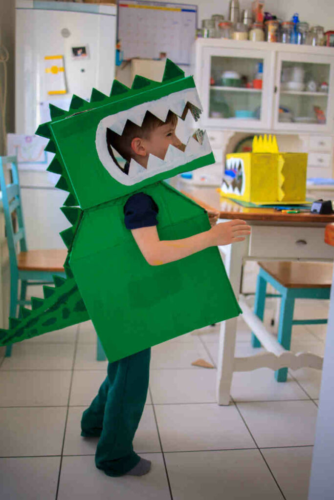 Vestito dinosauro hotsell fai da te