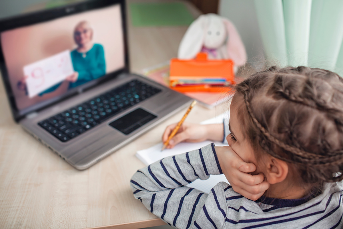 Come studiare senza distrazioni: i consigli per aiutare i bambini a casa