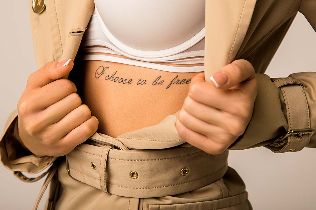 Frasi da tatuare: le più belle e significative scritte per tatuaggi
