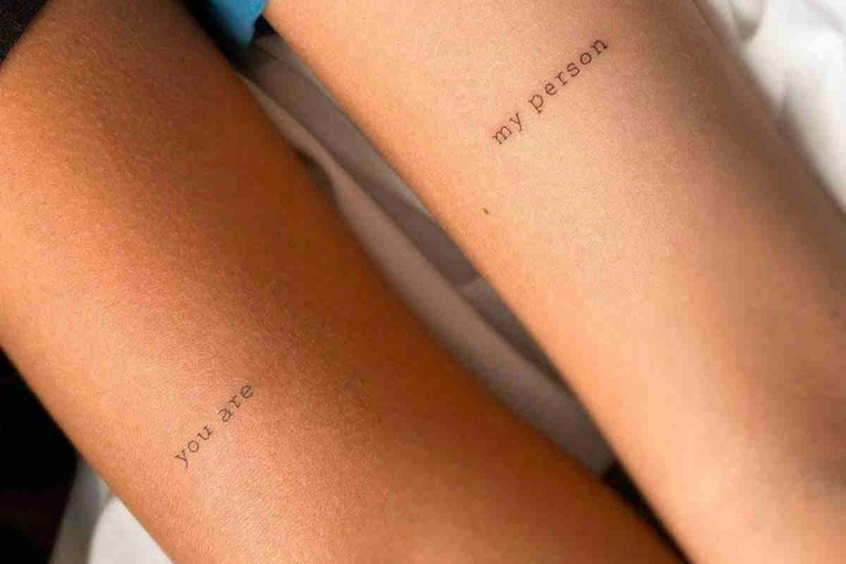 Frasi per tatuaggi sulla vita: le più belle di sempre