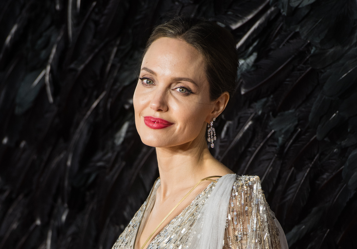 Angelina Jolie: si confessa sul divorzio da Brad Pitt e perde qualche milione