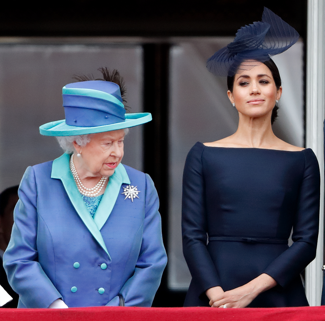 Meghan Markle accusa la Regina Elisabetta di sessismo: i “divieti” a corte per le donne