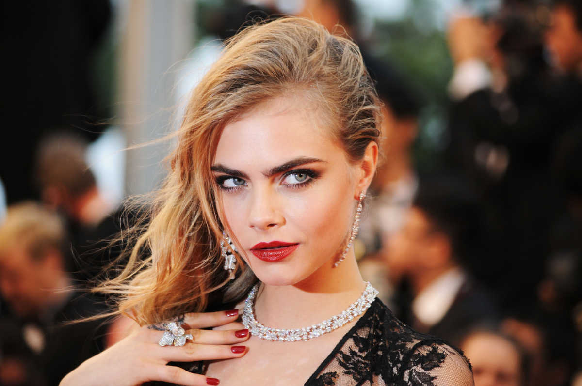Cara Delevingne con un make-up per l'inverno