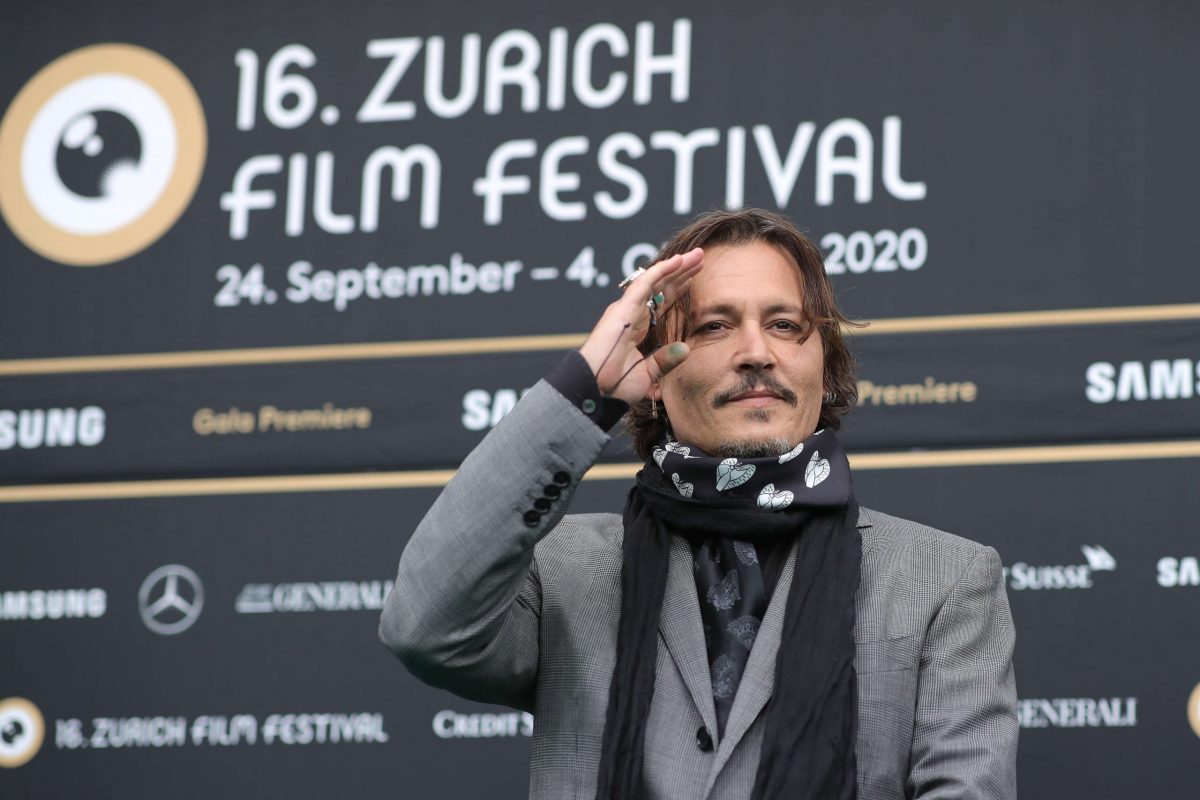 Johnny Depp licenziato dalla Warner Bros: su Twitter i fan chiedono #JusticeForJohnnyDepp