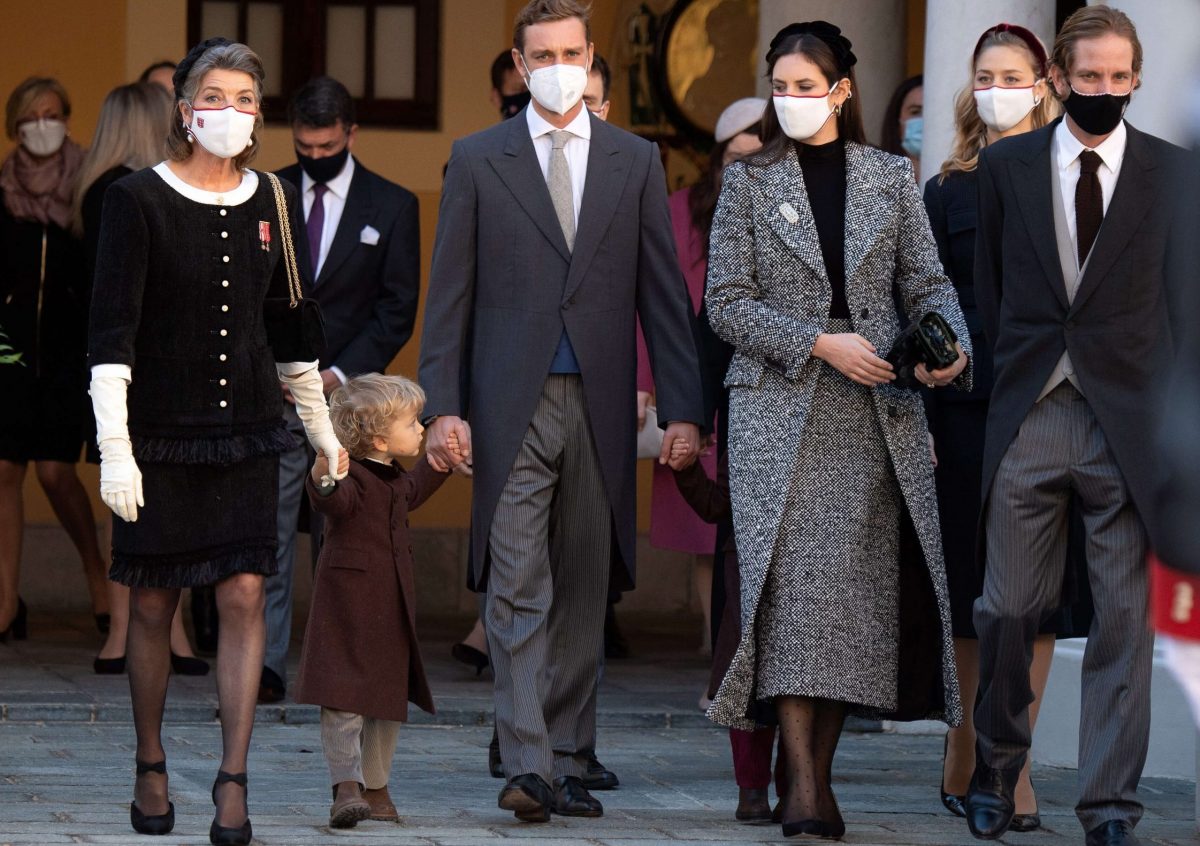 Monaco: cerchietti e capelli (grigi) naturali per le elegantissime royals alla festa del principato