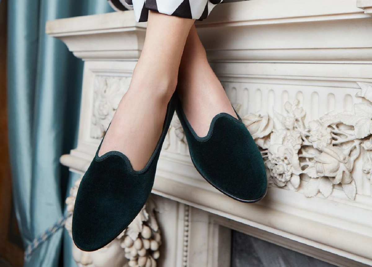 Friulane in velluto, le eleganti “pantofole” perfette per le feste di Natale