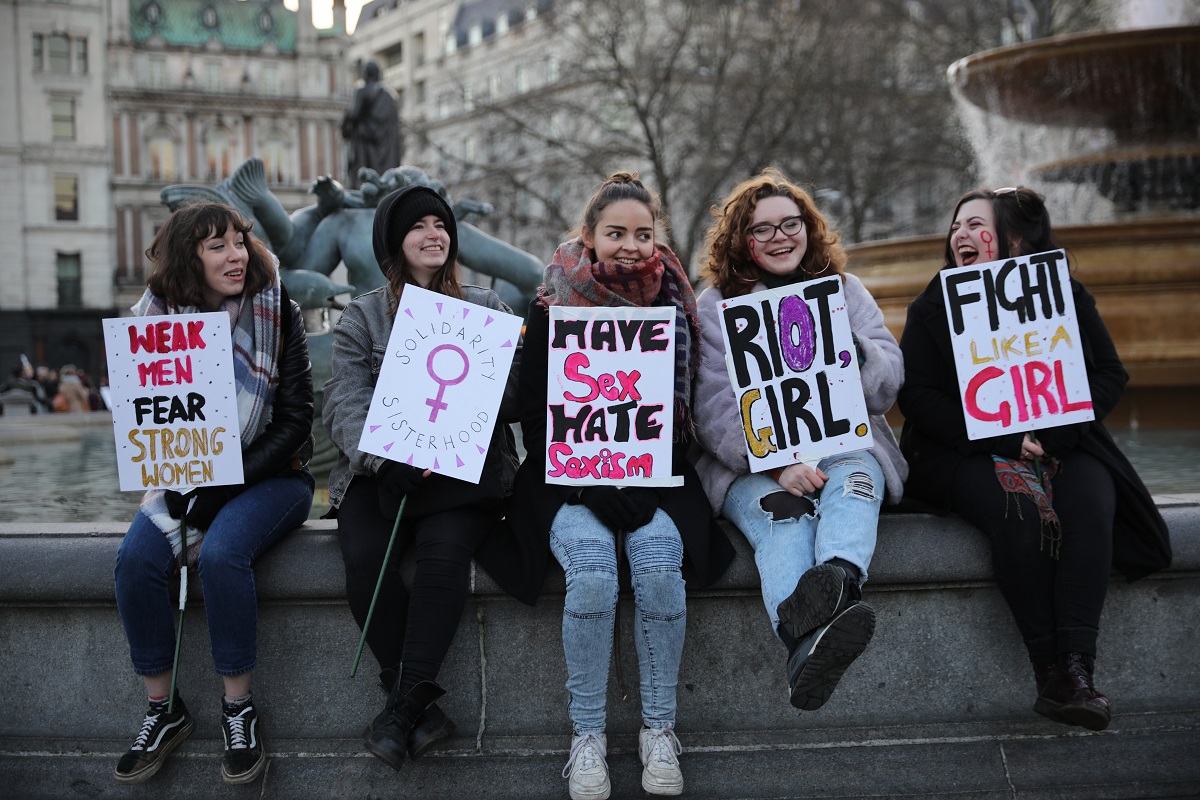 Chi sono le influencer femministe: 7 profili da seguire per sfatare miti e tabù sulle donne