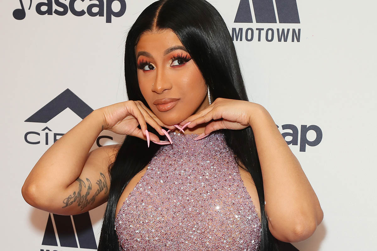 Manicure da urlo? Chiedi consiglio a Cardi B