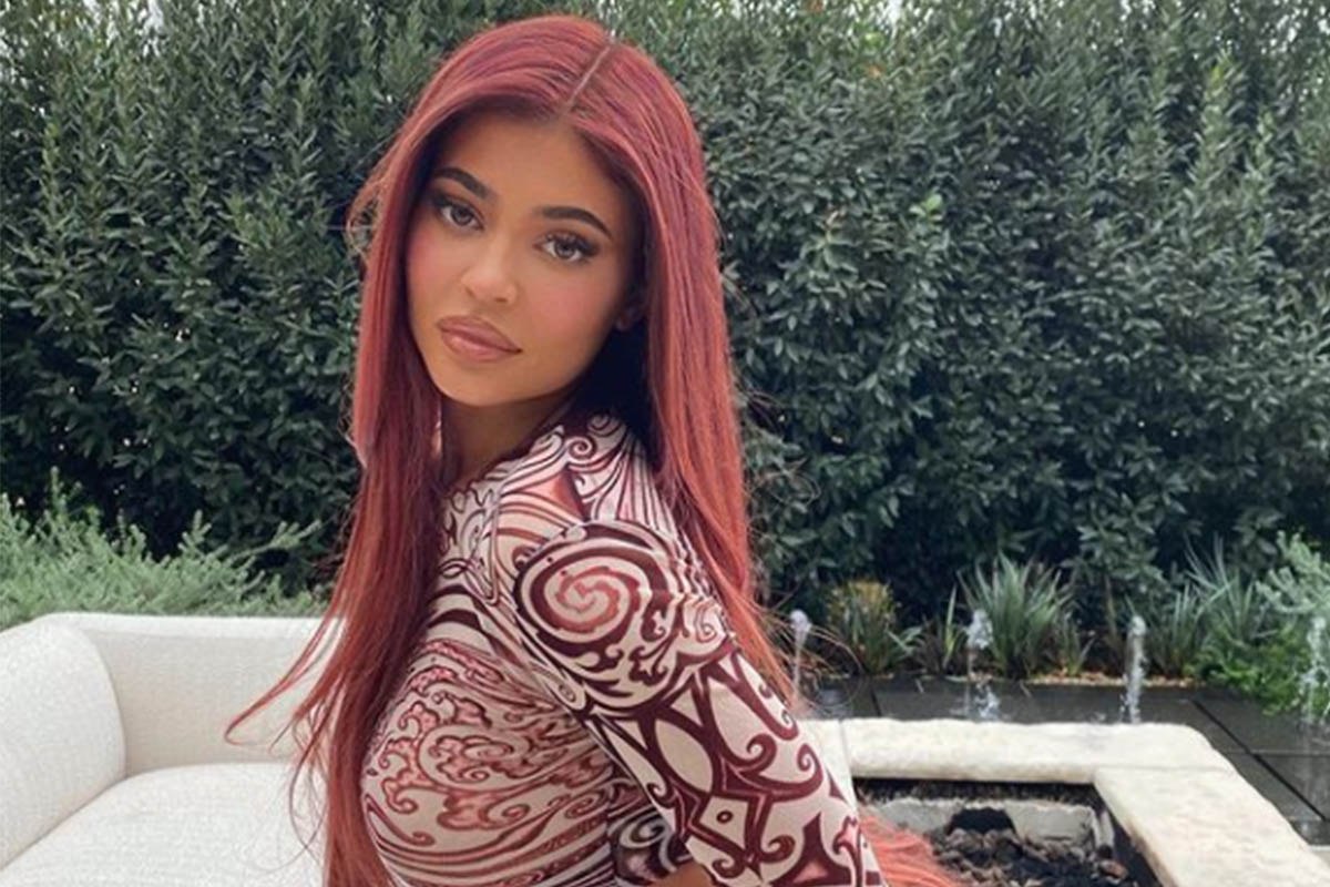 Kylie Jenner come Ariel con i capelli rossi