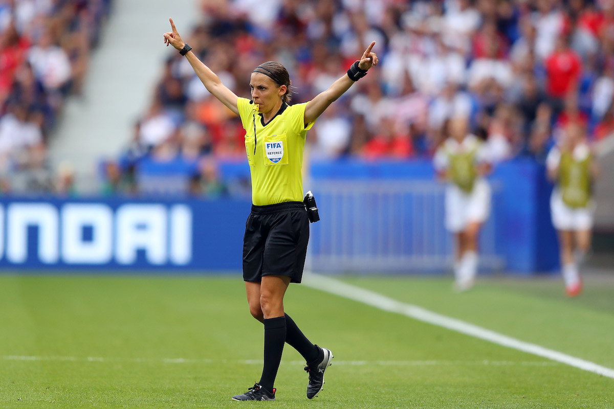 Primo arbitro donna in Champions: è Stephanie Frappart