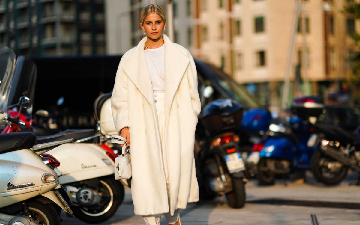 Tendenze colori 2021: il bianco tra sportivo ed elegante