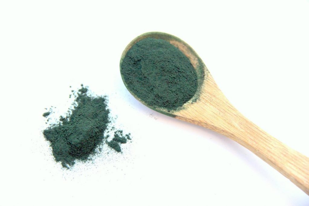 alga spirulina verde