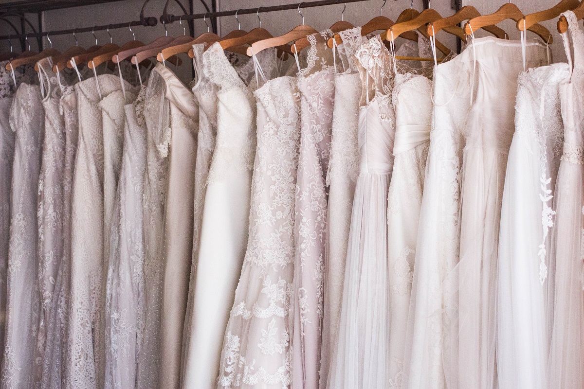 Anche l’abito da sposa è sostenibile, tra brand etici o siti per il noleggio