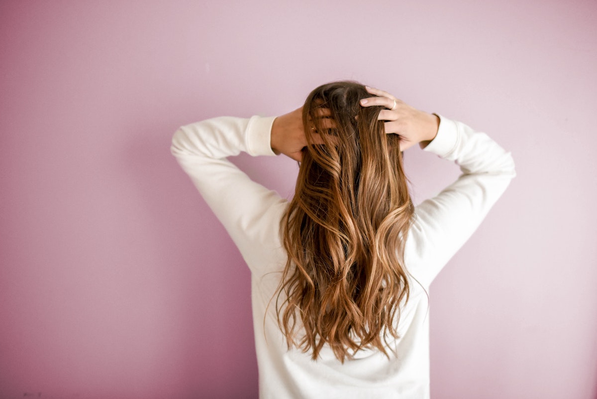 Trattamenti alle proteine per rinvigorire i capelli danneggiati