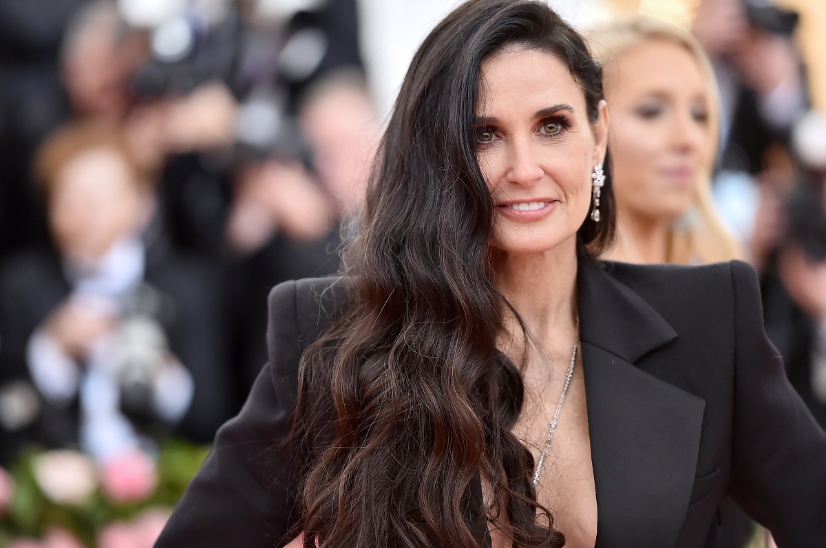 Demi Moore festeggia il compleanno di Bruce Willis con un look super casual