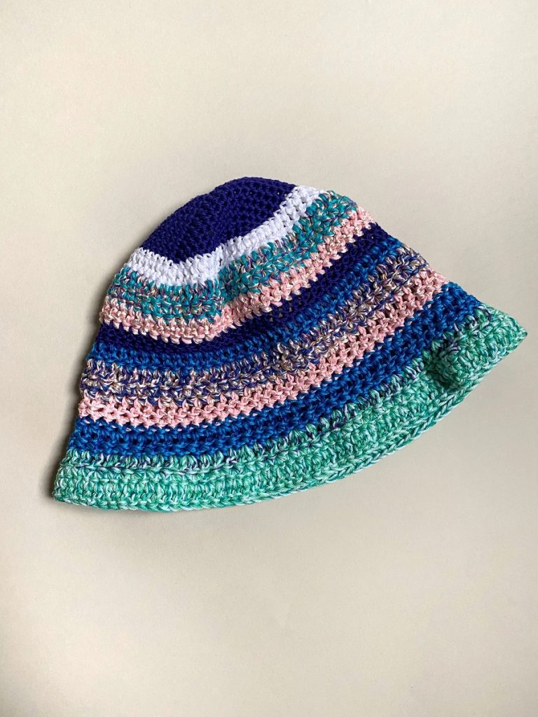 bucket hat all'uncinetto