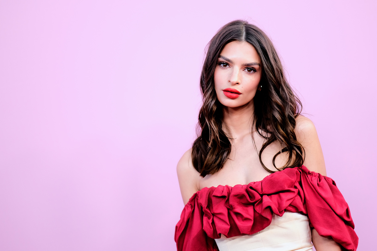 Emily Ratajkowski è una dea col pancione