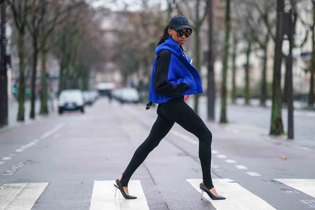 slingback nere outfit sportivo