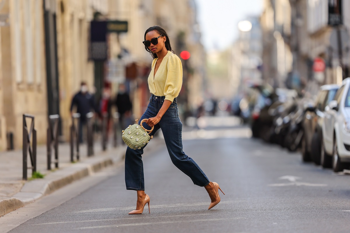 Come abbinare i jeans questa primavera: 6 idee di look basic e chic