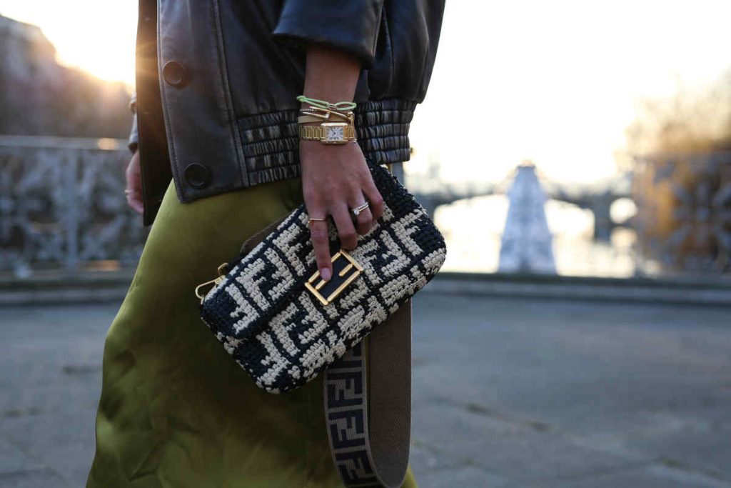 borsa baguette fendi crochet bianca e nera