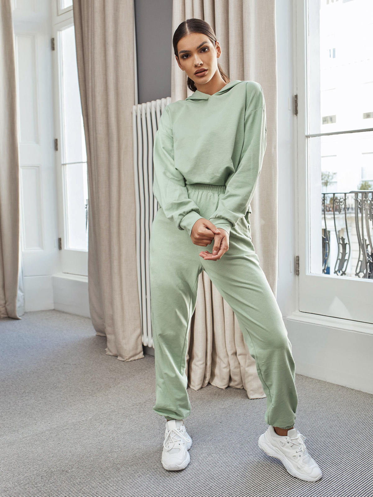 Come abbinare verde menta 2021 outfit e make up Pourfemme