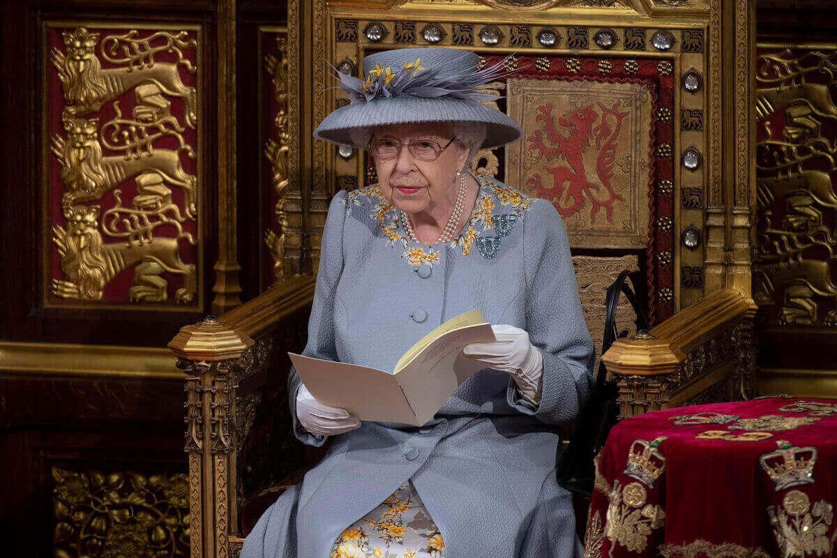 La Regina apre la sessione del Parlamento, la prima volta senza Filippo