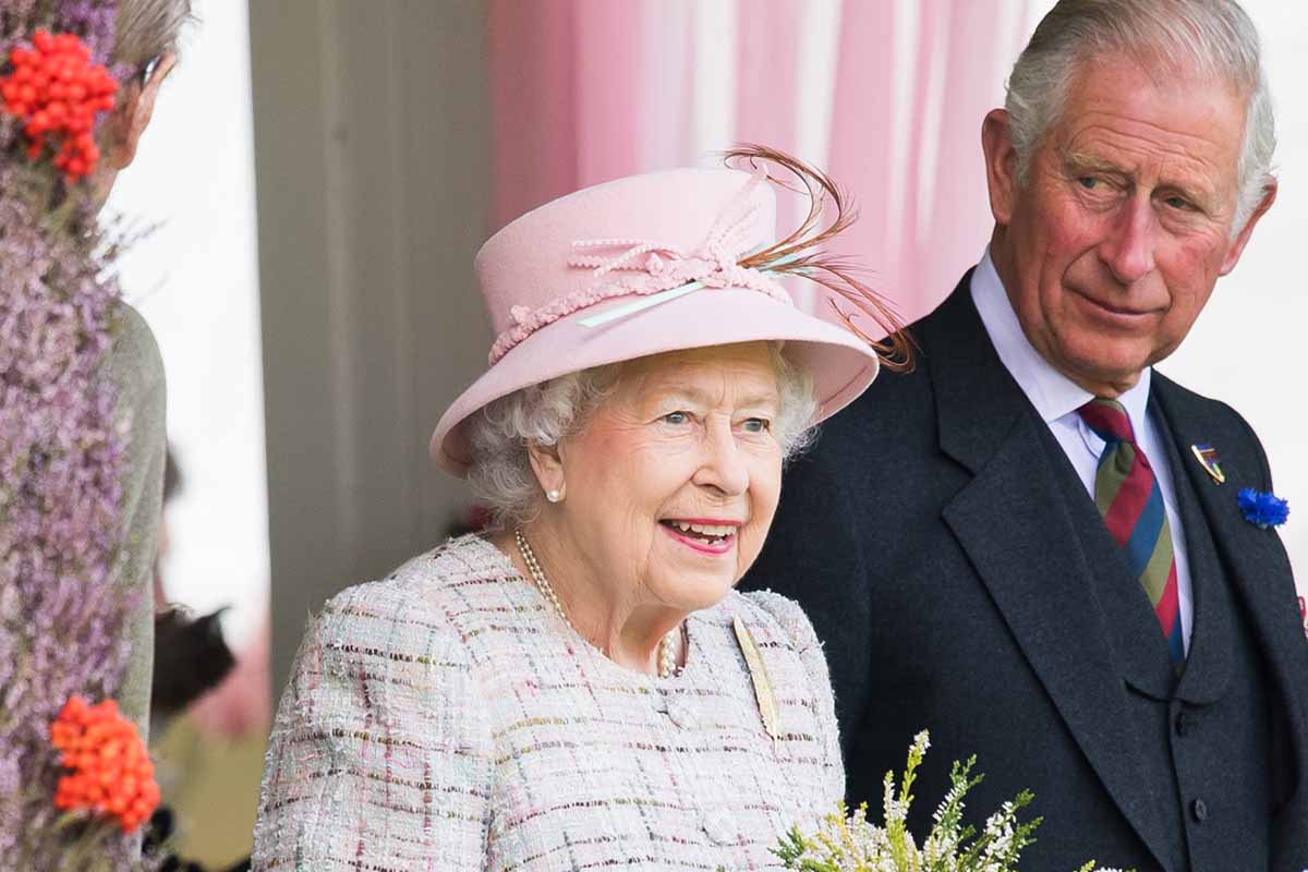 La Regina Elisabetta ha ricevuto in regalo un cucciolo di corgi