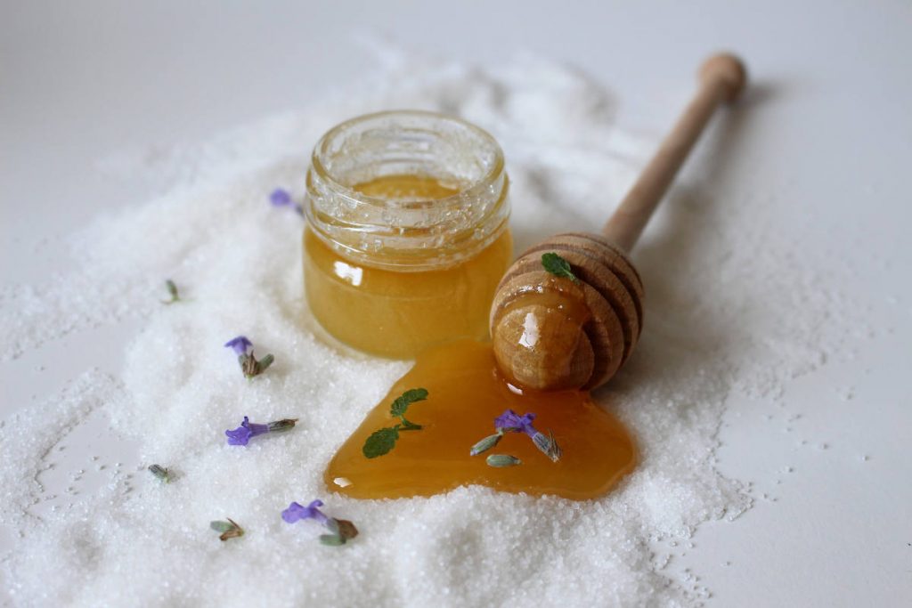 Scrub allo zucchero e miele